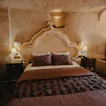 Artium Cave Hotel *