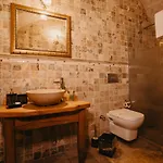 Hotel Artium Cave *