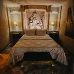 Artium Cave Hotel *