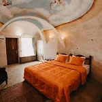Artium Cave Hotel *