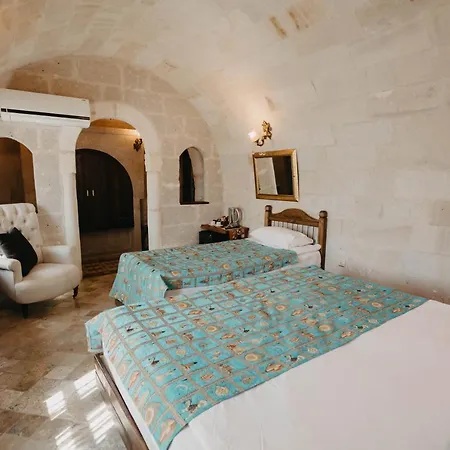 Hotel Artium Cave *