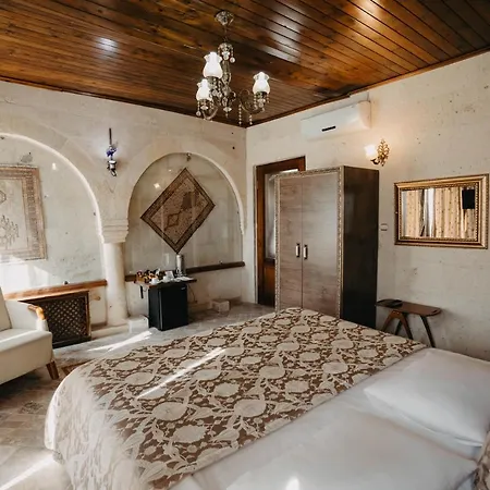 Artium Cave Hotel *