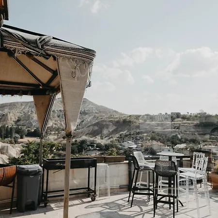 Artium Cave Hotel *