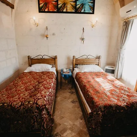 Hotel Artium Cave